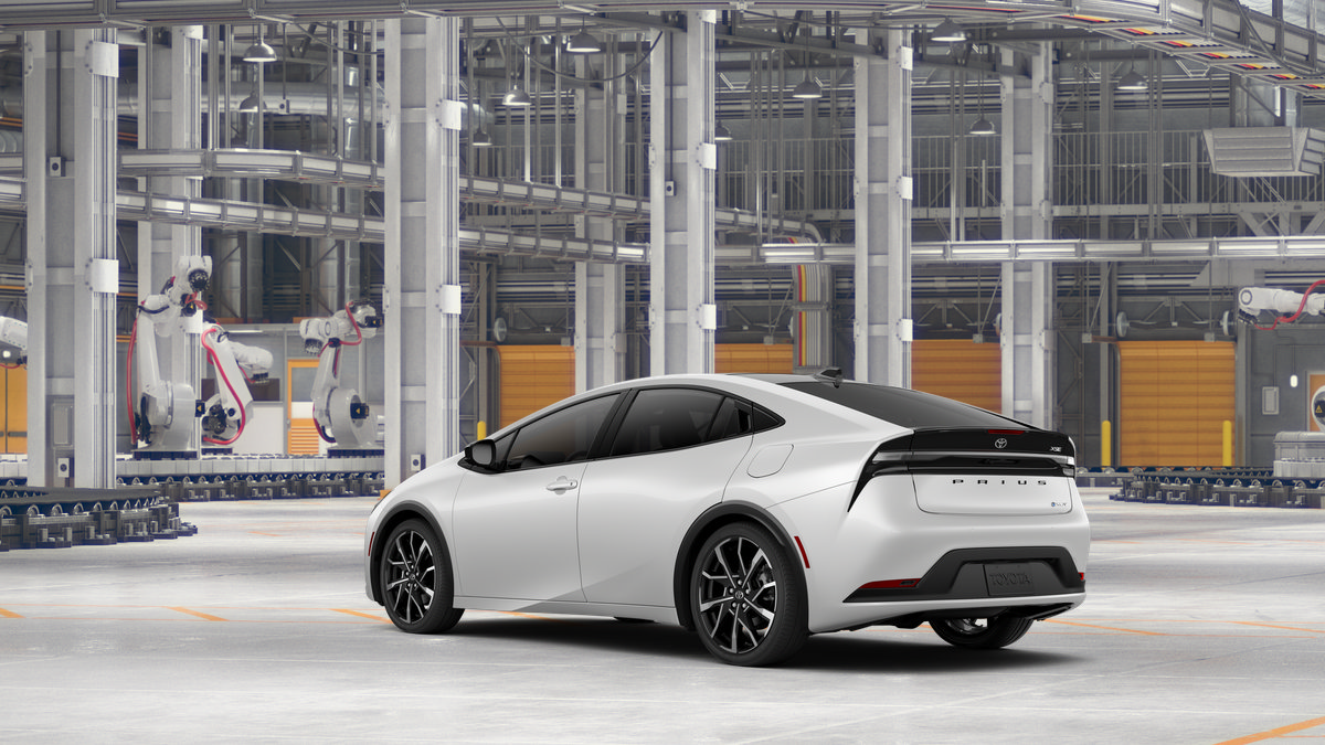 New 2027 Toyota Prius Plug-In Hybrid FWD image 6