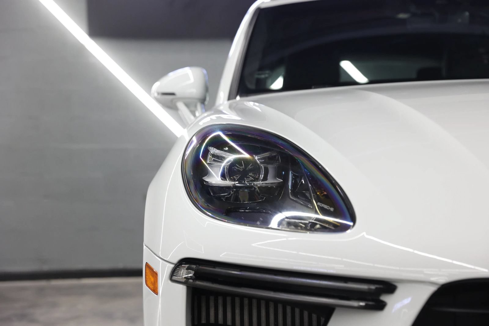 Used 2020 Porsche Macan Turbo AWD/4WD image 5