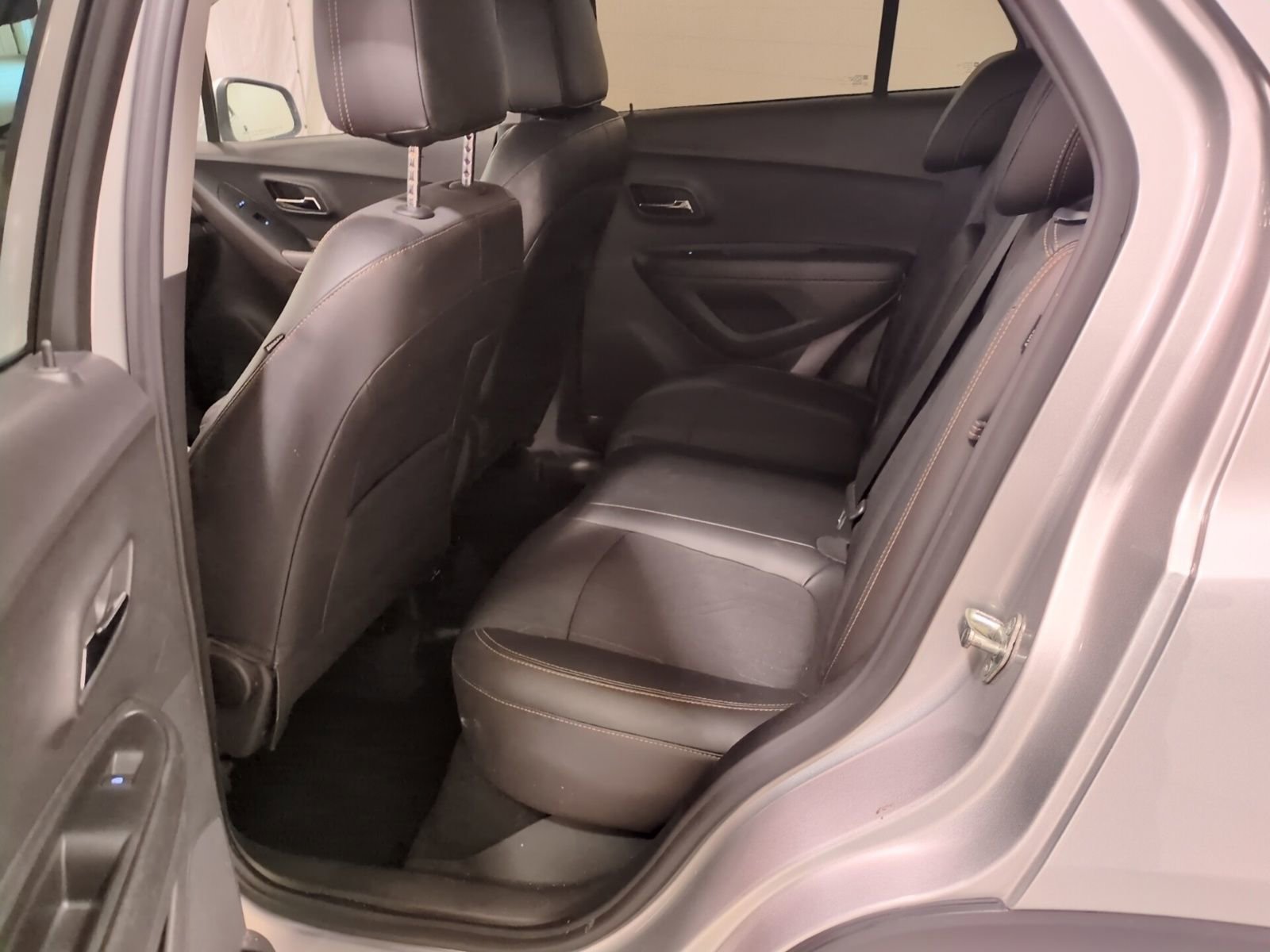 Used 2020 Chevrolet Trax LT w/ LT Convenience Package image 14