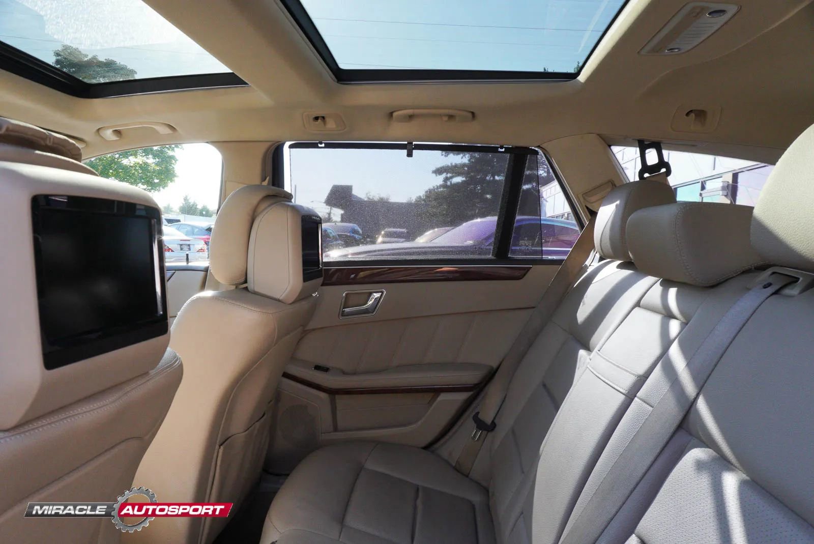 Used 2011 Mercedes-Benz E 350 4MATIC Wagon image 26