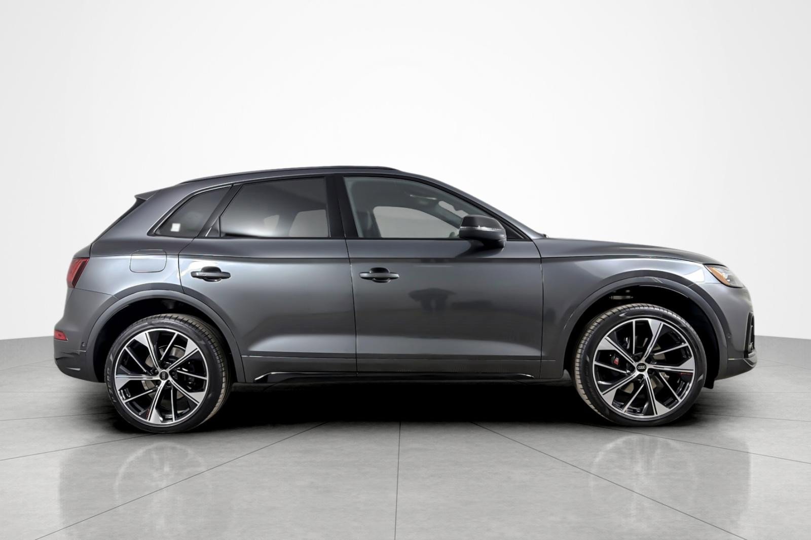 Used 2023 Audi SQ5 Prestige w/ Prestige Package image 6