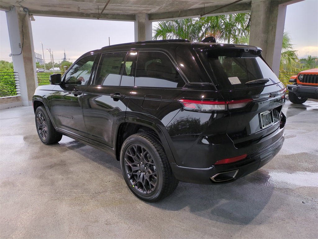 New 2025 Jeep Grand Cherokee Summit image 7