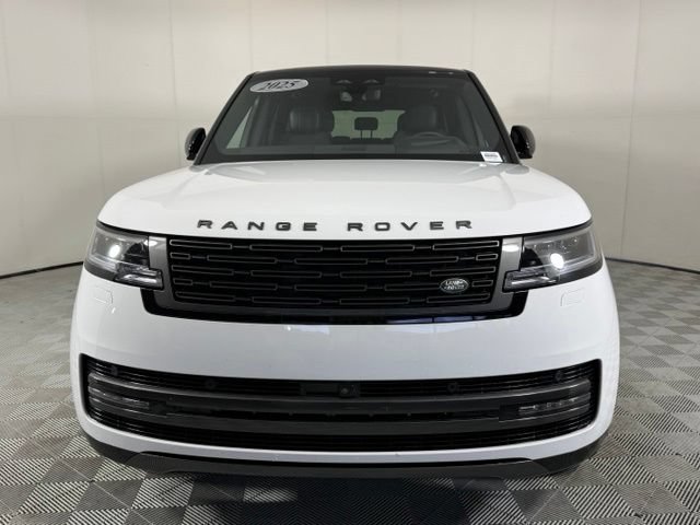 Used 2025 Land Rover Range Rover SE AWD/4WD image 9