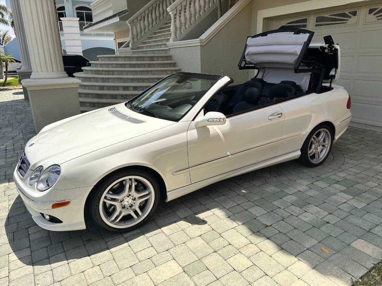 Used 2009 Mercedes-Benz CLK 550 Cabriolet image 50