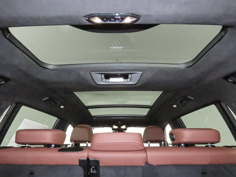 Used 2025 BMW X7 M60i AWD/4WD image 9