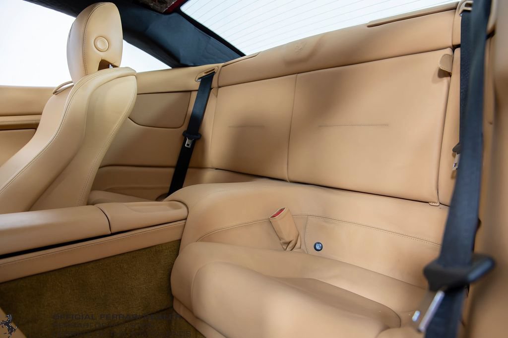 Used 2010 Ferrari California RWD image 18