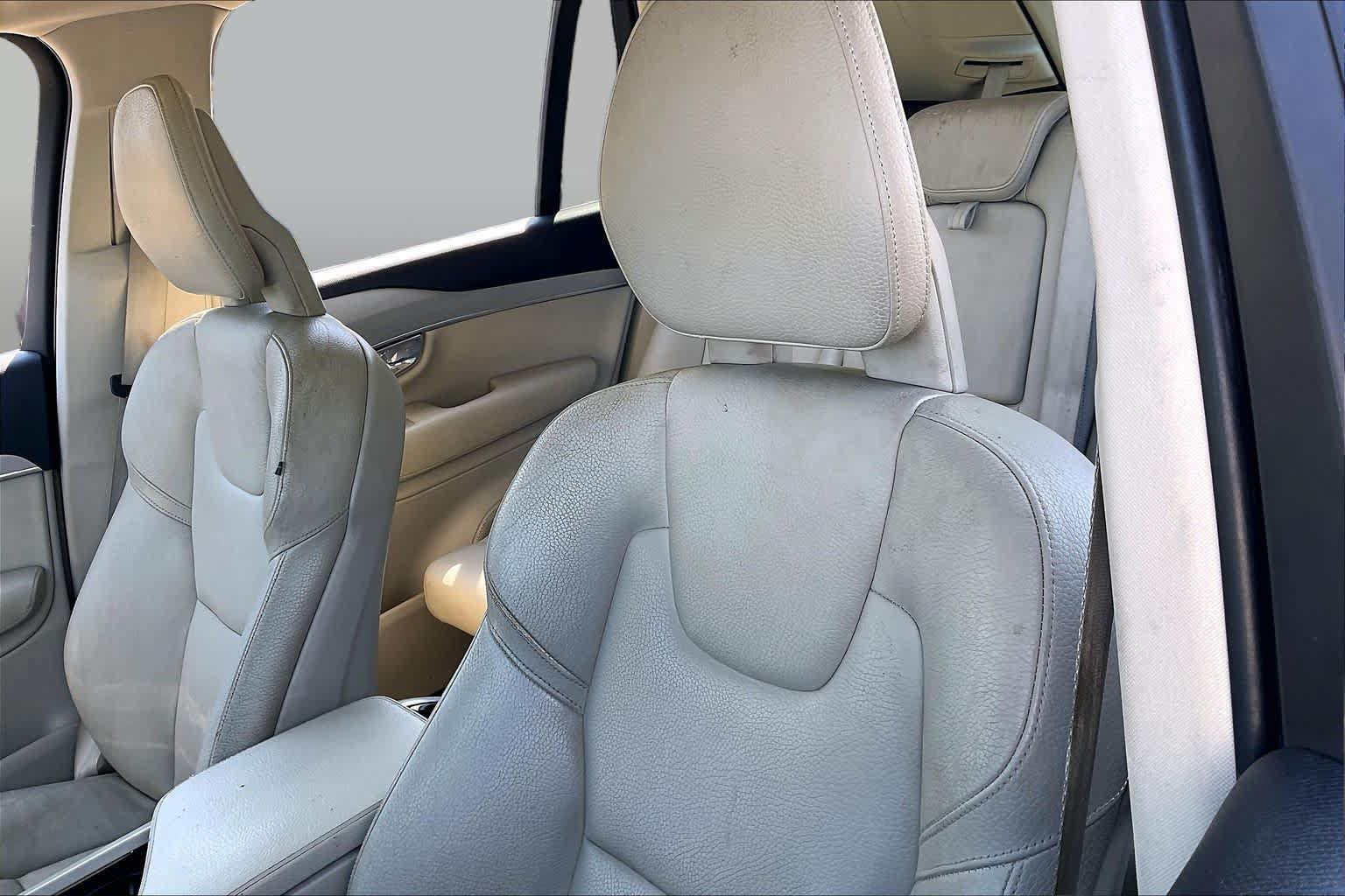 Used 2016 Volvo XC90 T6 Momentum w/ Convenience Package AWD/4WD image 8