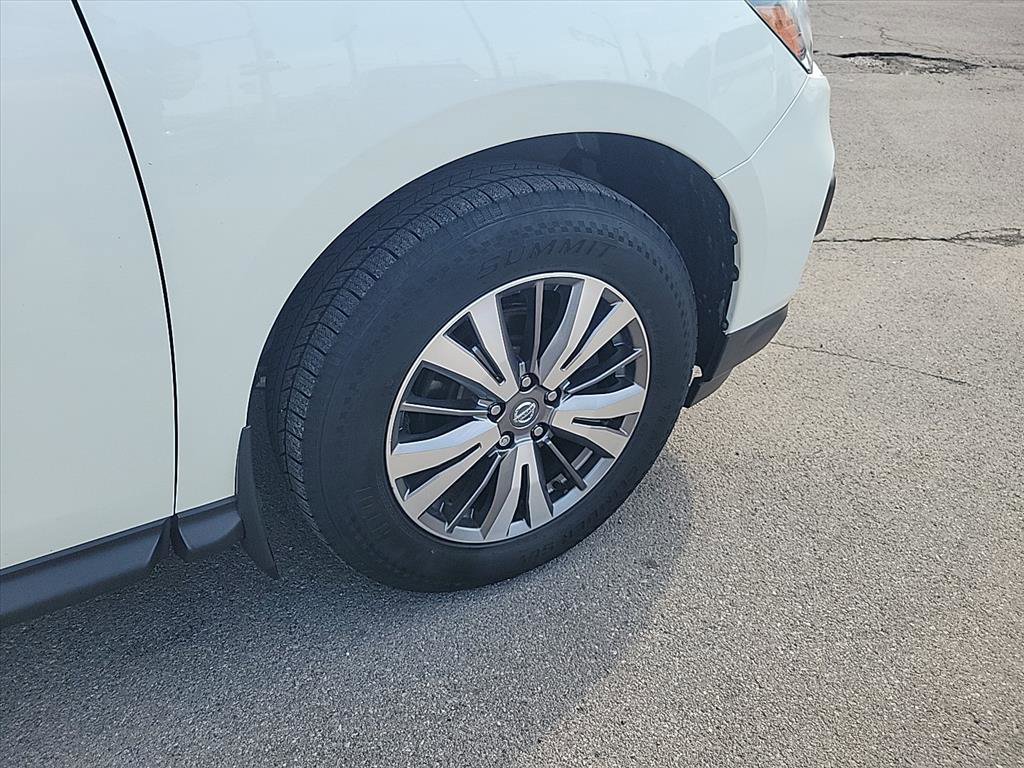 Used 2019 Nissan Pathfinder SV w/ SV Tech Package AWD/4WD image 27