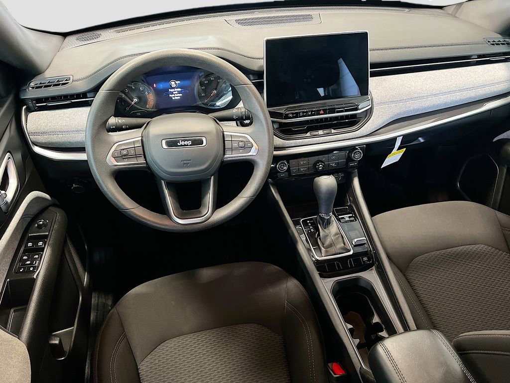 Used 2023 Jeep Compass Sport image 18