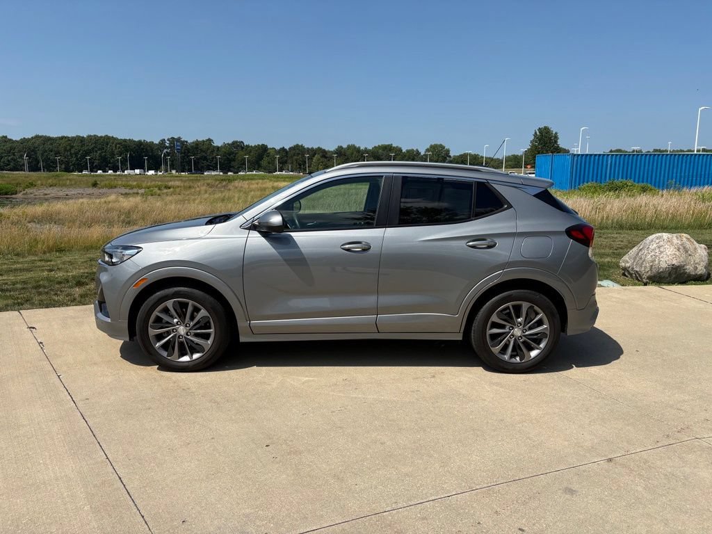 Used 2023 Buick Encore GX Select w/ Sport Touring Package FWD image 6