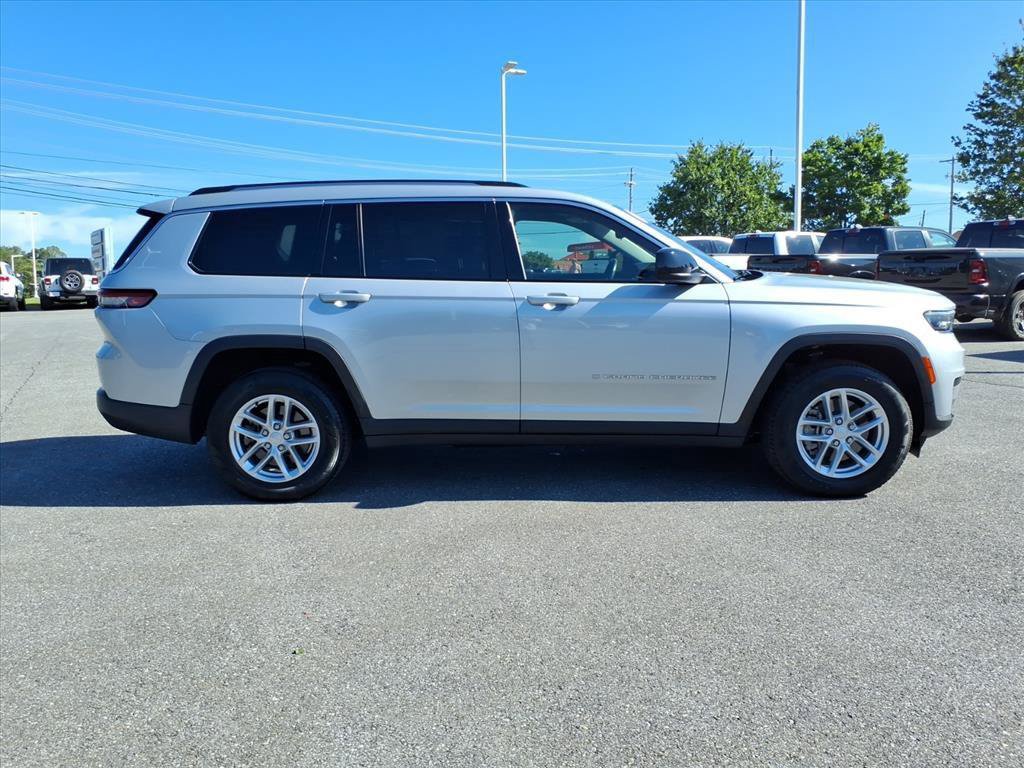 Used 2021 Jeep Grand Cherokee L Laredo w/ Luxury Tech Group I AWD/4WD image 7