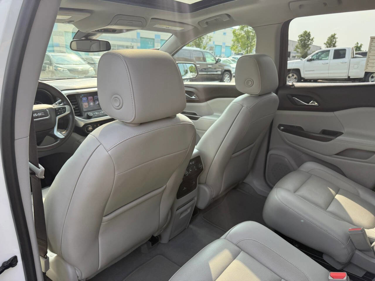Used 2018 GMC Acadia SLT w/ LPO, Cargo Package image 28