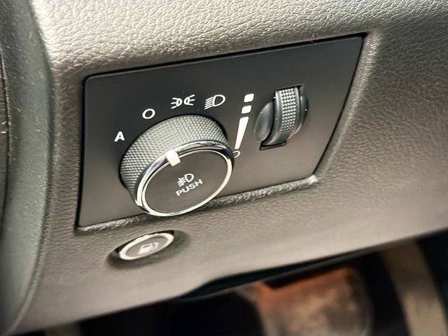 Used 2018 Jeep Grand Cherokee Overland w/ Jeep Active Safety Group image 10