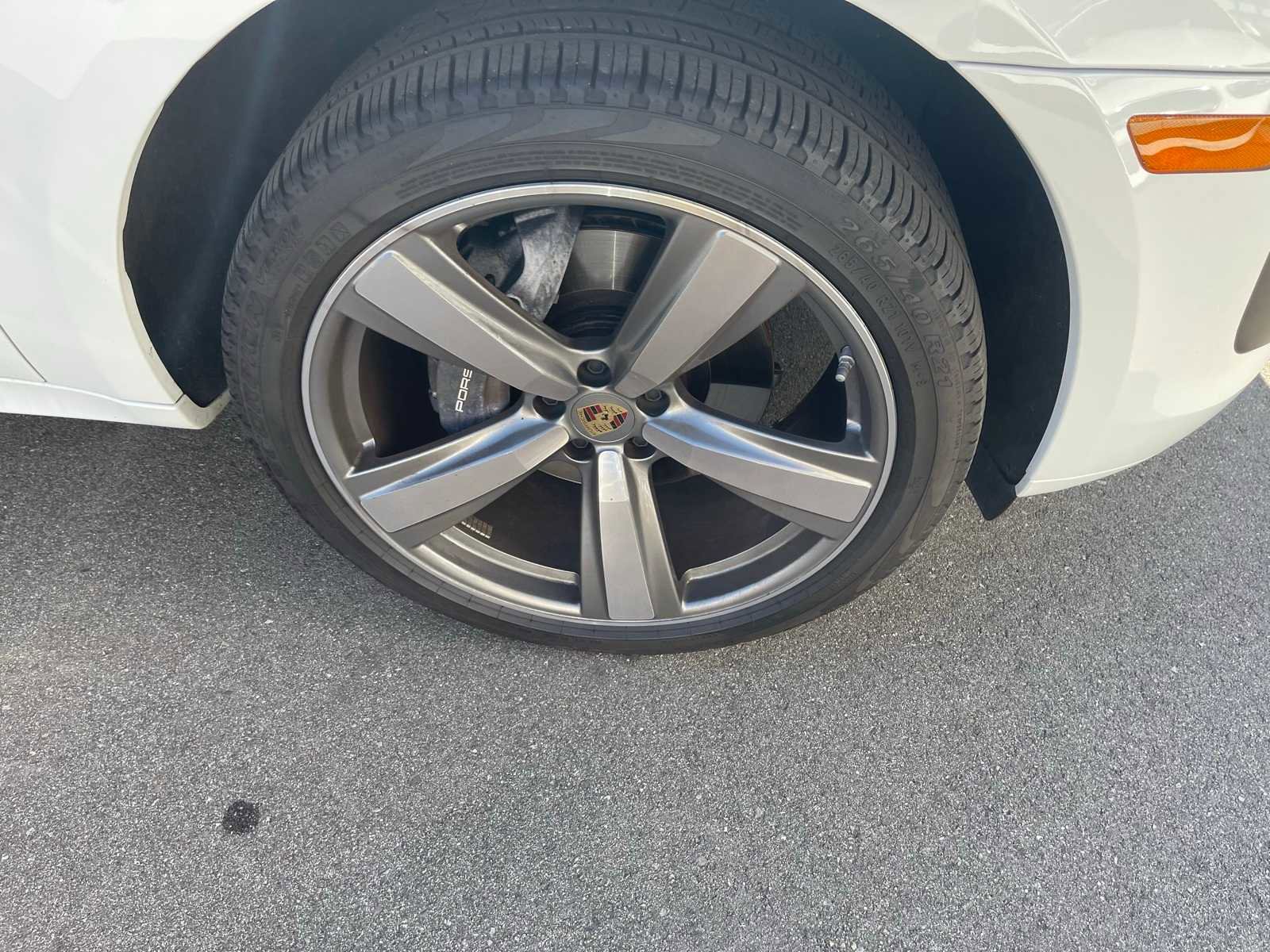 Used 2024 Porsche Macan image 31