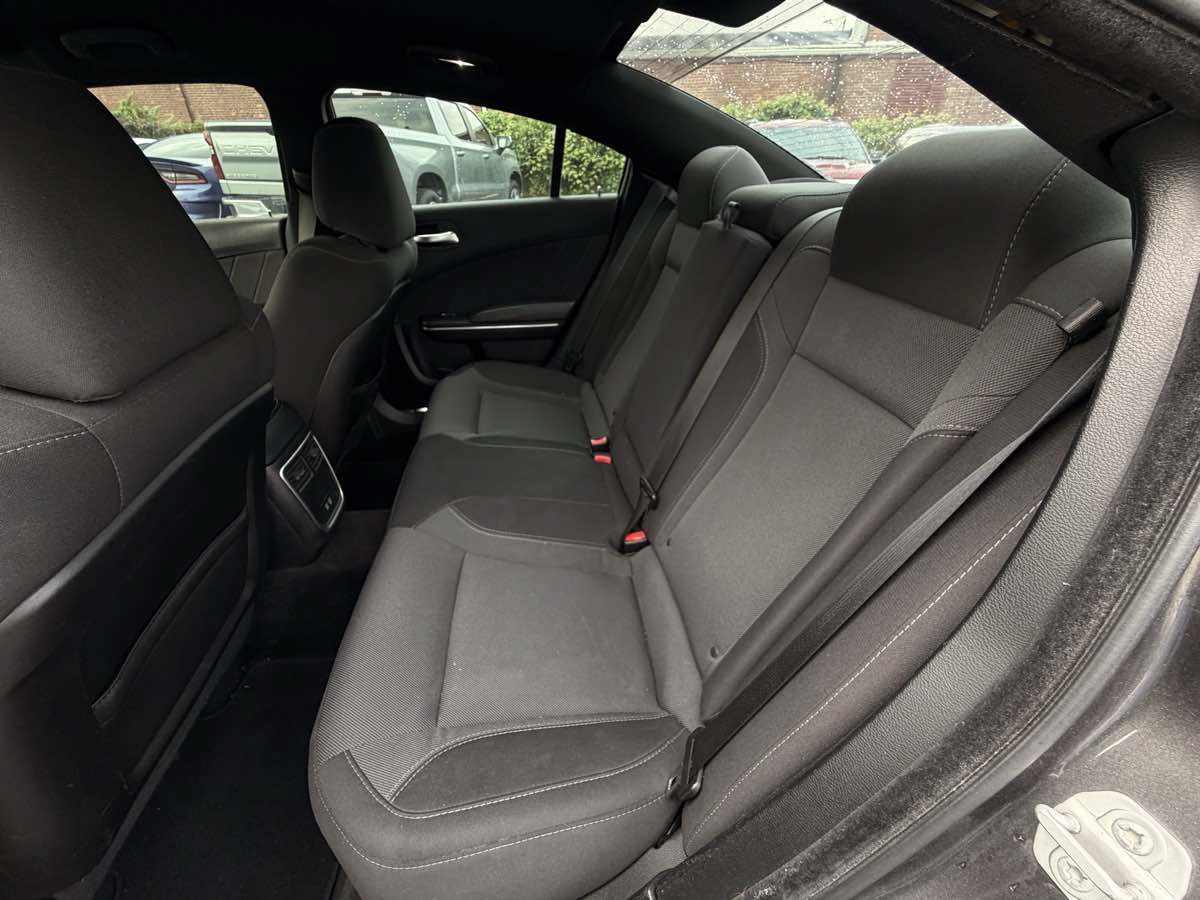 Used 2018 Dodge Charger R/T RWD image 13