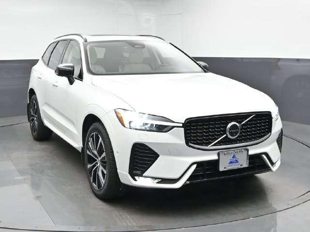 Used 2023 Volvo XC60 B5 Plus w/ Climate Package AWD/4WD image 2