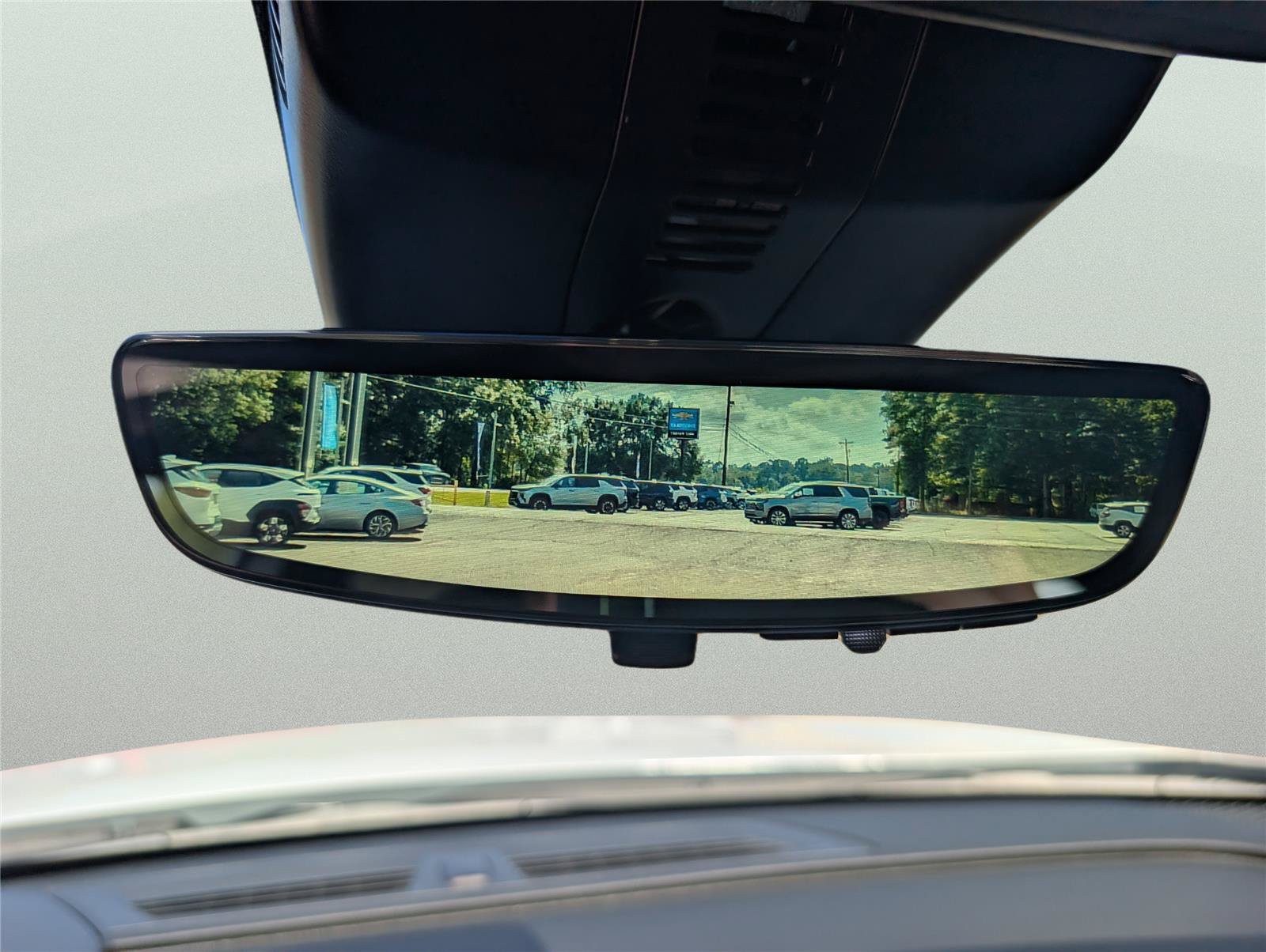 New 2026 Chevrolet Traverse LT w/ Sun and Wheel Package FWD image 29