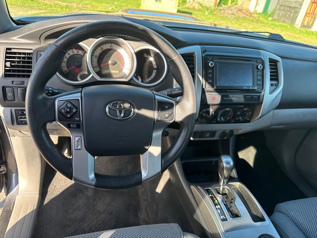 Used 2015 Toyota Tacoma 4x4 Access Cab V6 w/ TRD Sport Package image 22