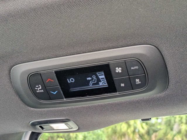 New 2027 Chrysler Pacifica Limited FWD image 16