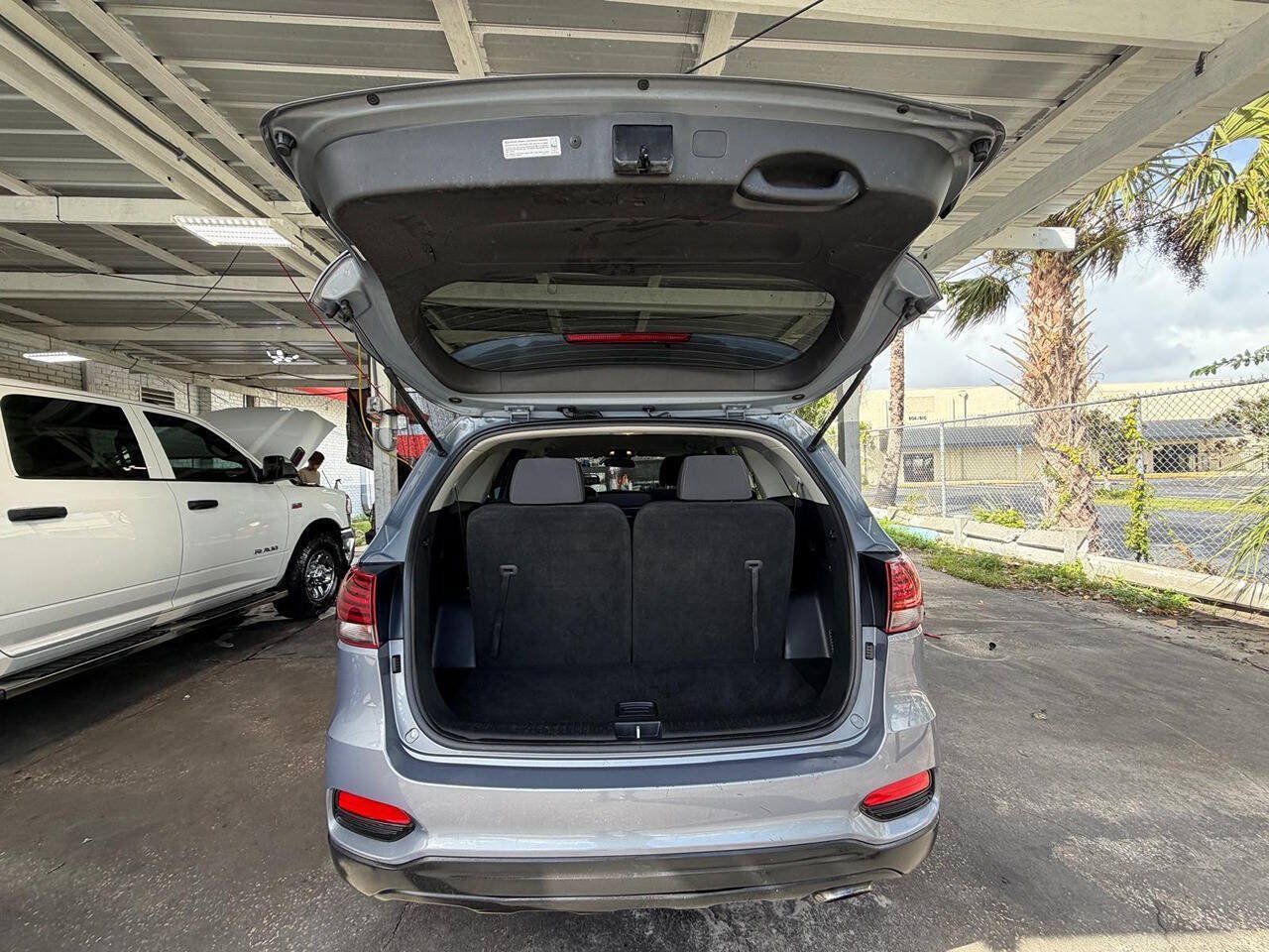 Used 2020 Kia Sorento LX AWD/4WD image 3