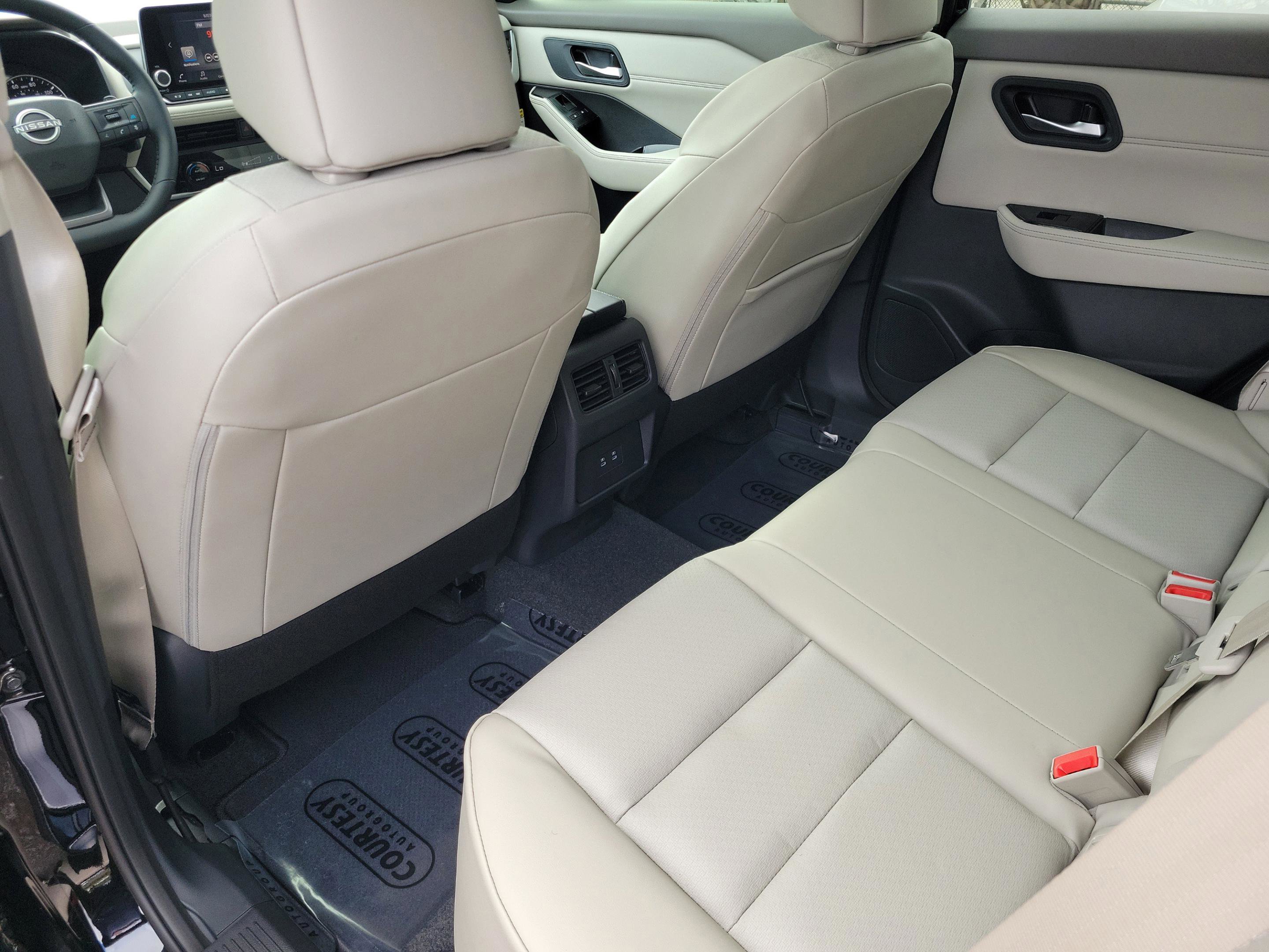 New 2026 Nissan Rogue SV FWD image 9