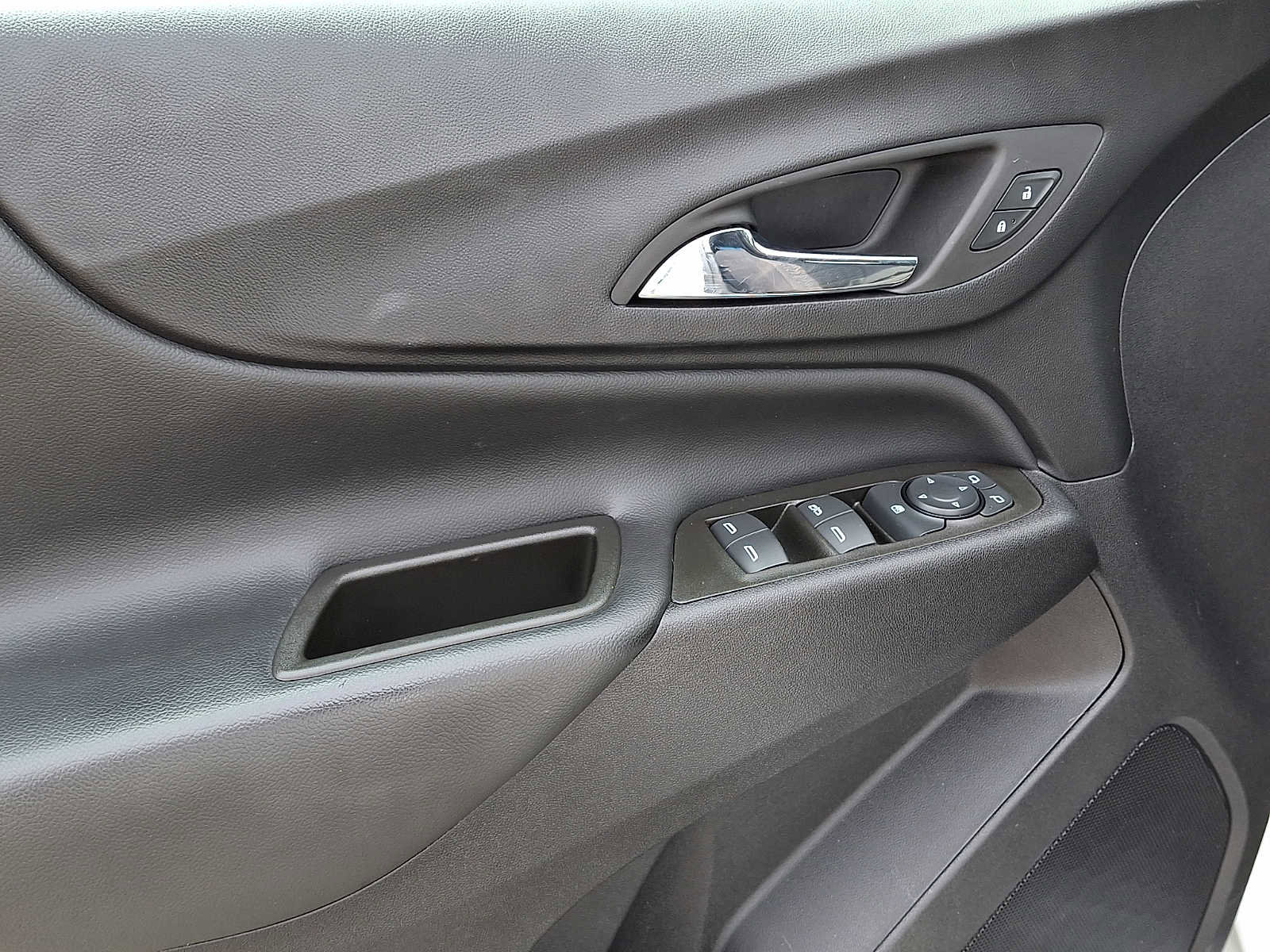 Certified 2023 Chevrolet Equinox LT w/ LPO, Floor Liner Package FWD image 11