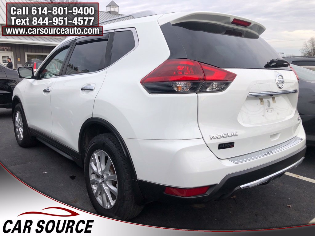 Used 2018 Nissan Rogue SV w/ Premium Package AWD/4WD image 5