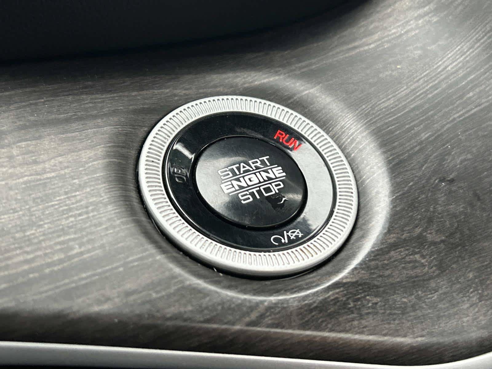Certified 2024 Jeep Grand Cherokee Limited AWD/4WD image 24
