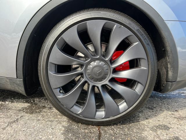 Used 2024 Tesla Model Y Performance image 15