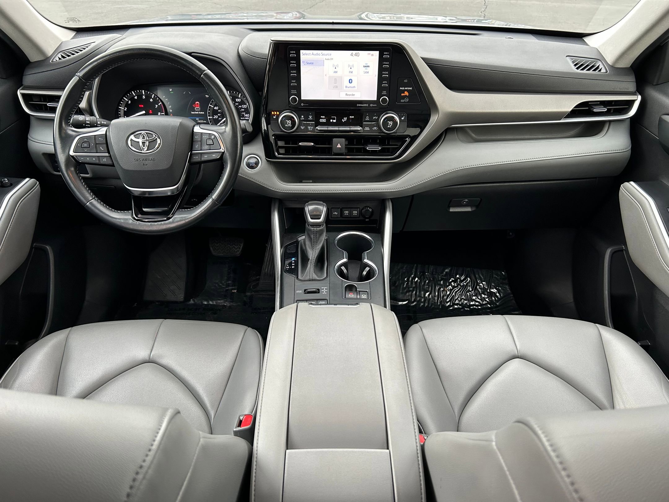 Used 2021 Toyota Highlander XLE image 22