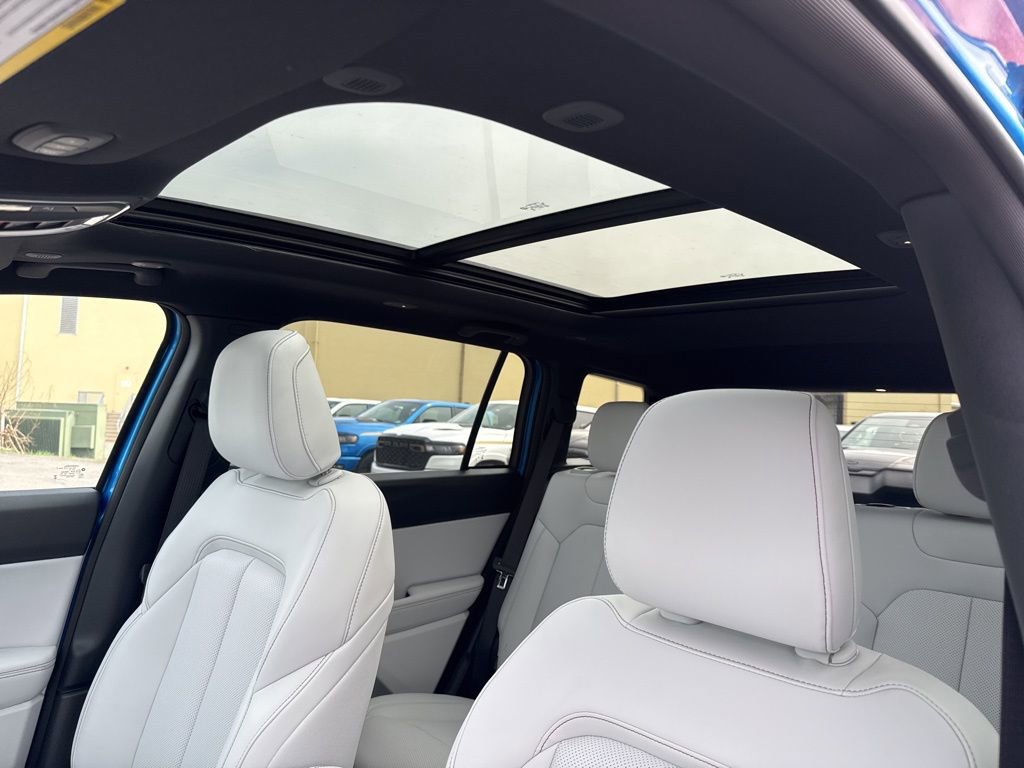 New 2026 Jeep Cherokee Limited image 17