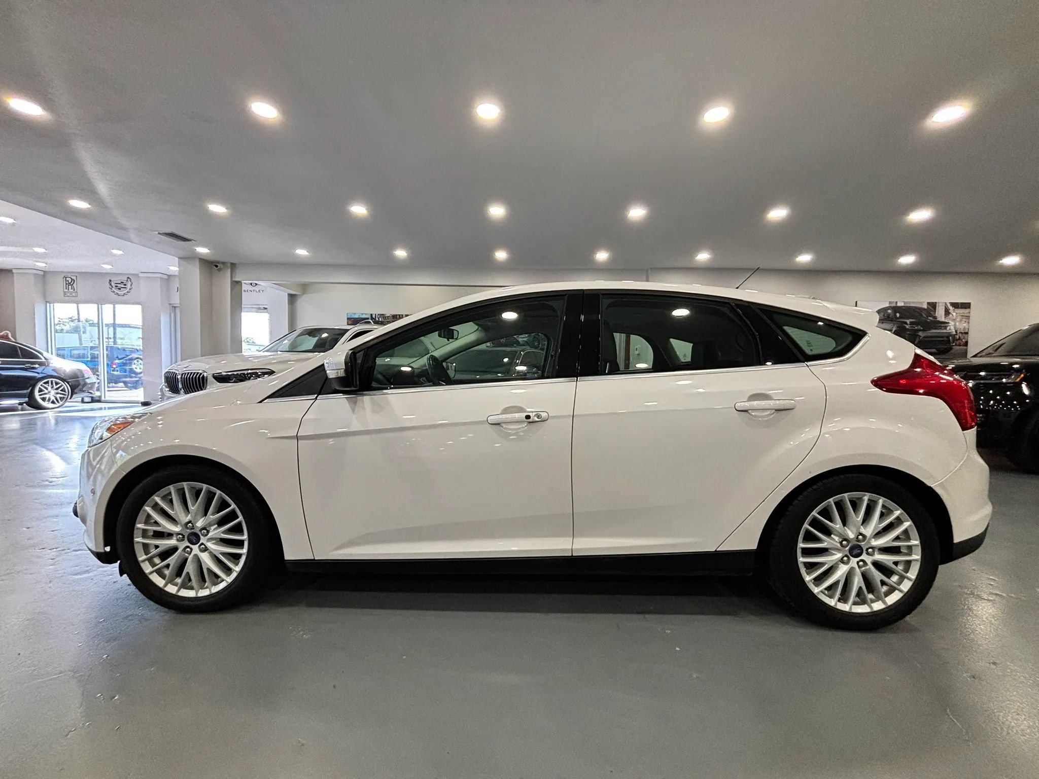 Used 2014 Ford Focus Titanium FWD image 4