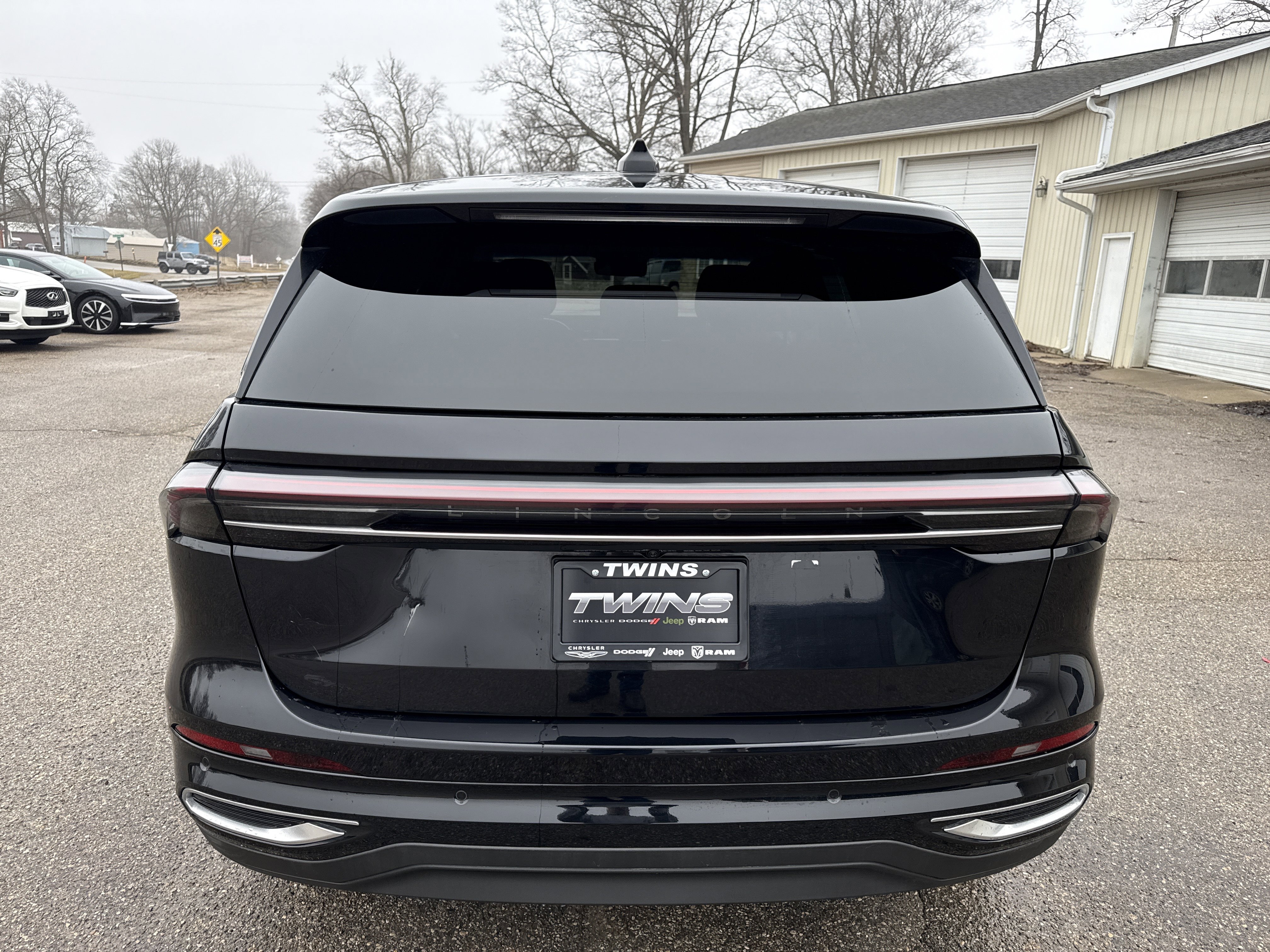 Used 2024 Lincoln Nautilus Premier image 6