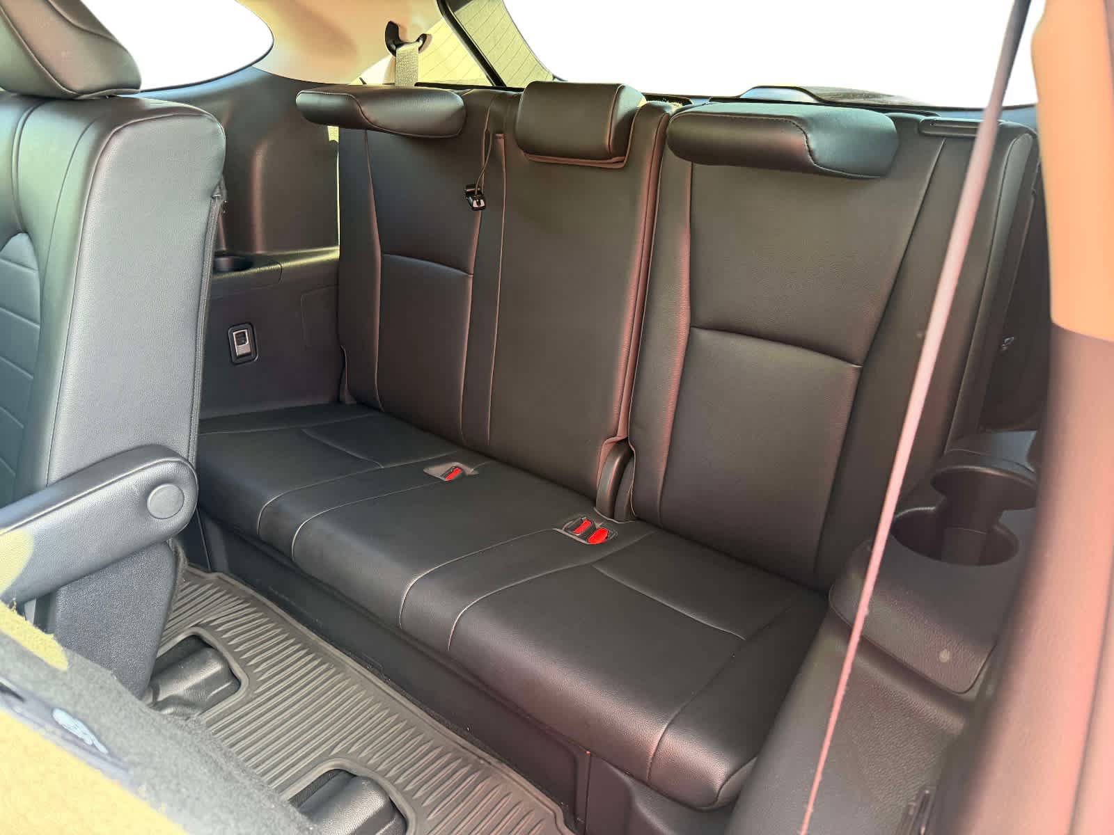 Used 2020 Toyota Highlander XLE AWD/4WD image 16