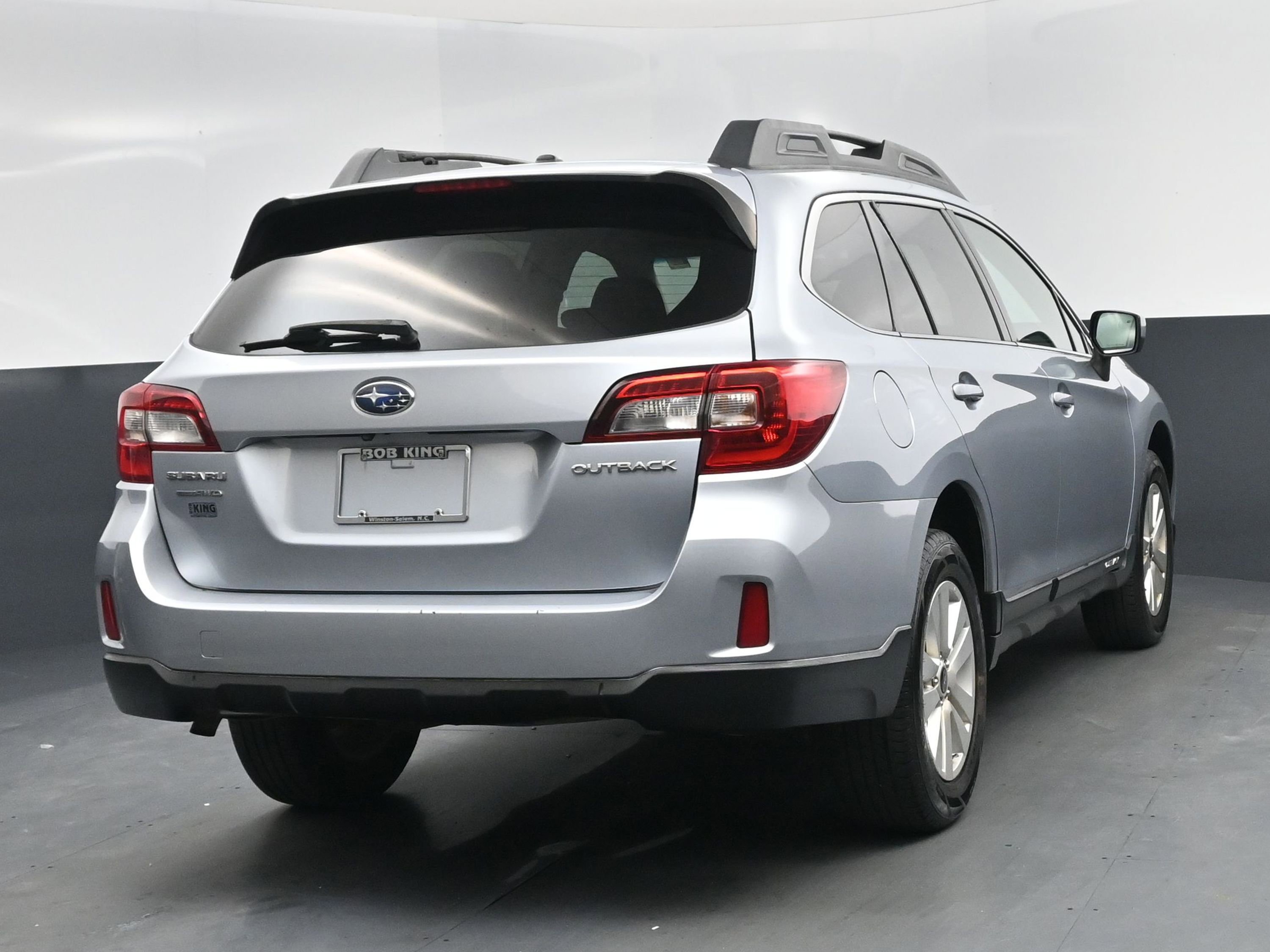 Used 2015 Subaru Outback 2.5i Premium image 12