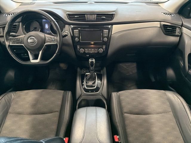 Used 2020 Nissan Rogue Sport SV w/ Technology Package AWD/4WD image 16