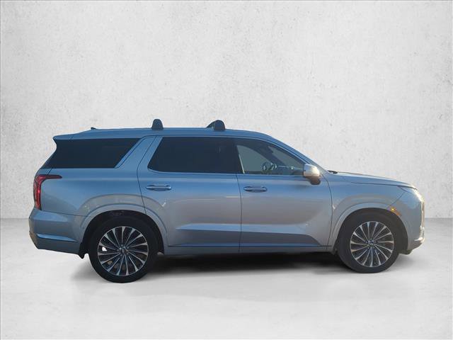 Used 2024 Hyundai Palisade Calligraphy FWD image 4