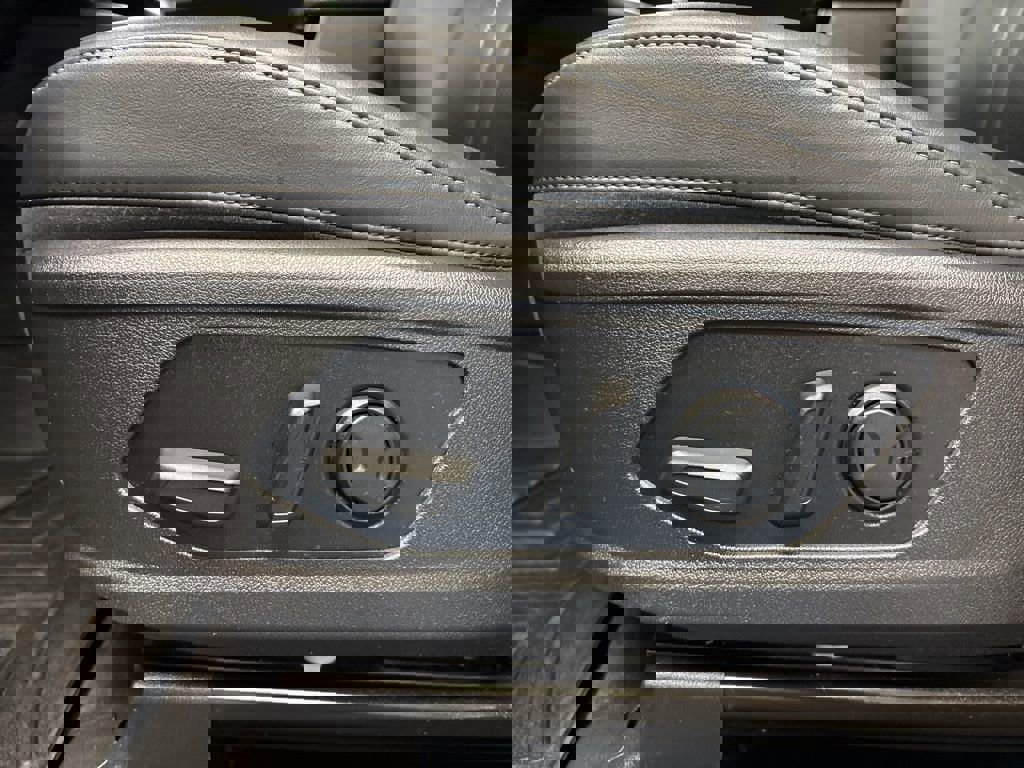 Used 2021 Kia Sorento S w/ Panoramic Sunroof Package image 31