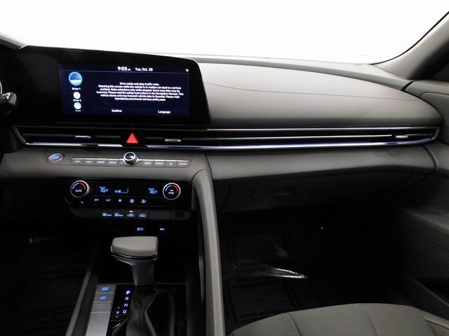 Used 2024 Hyundai Elantra SEL image 36