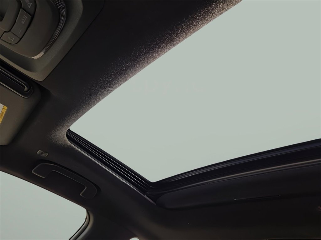 Used 2023 Toyota Corolla SE w/ SE Package image 18