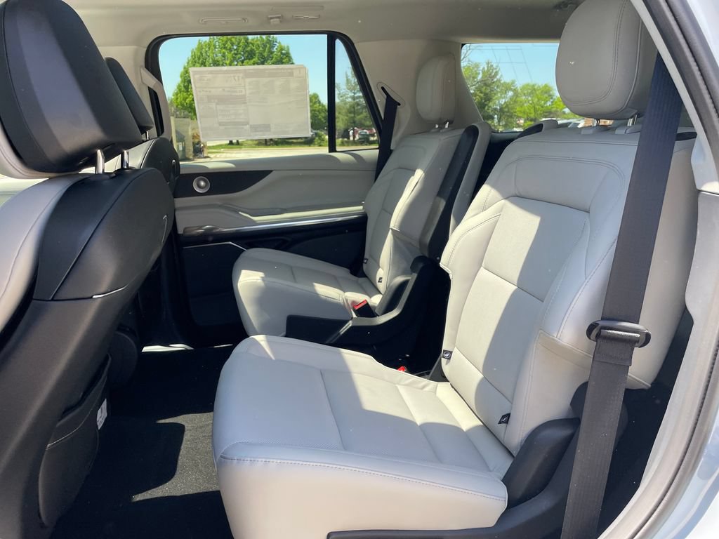 New 2026 Lincoln Navigator Reserve w/ Jet Appearance Package AWD/4WD image 15