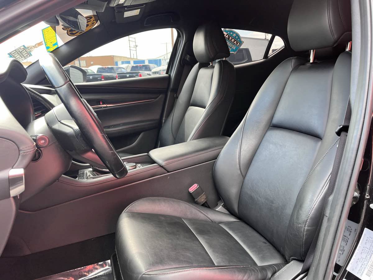 Used 2019 MAZDA MAZDA3 Hatchback FWD image 9