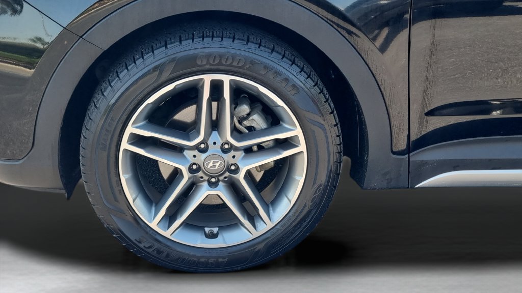 Used 2019 Hyundai Santa Fe XL AWD/4WD image 28