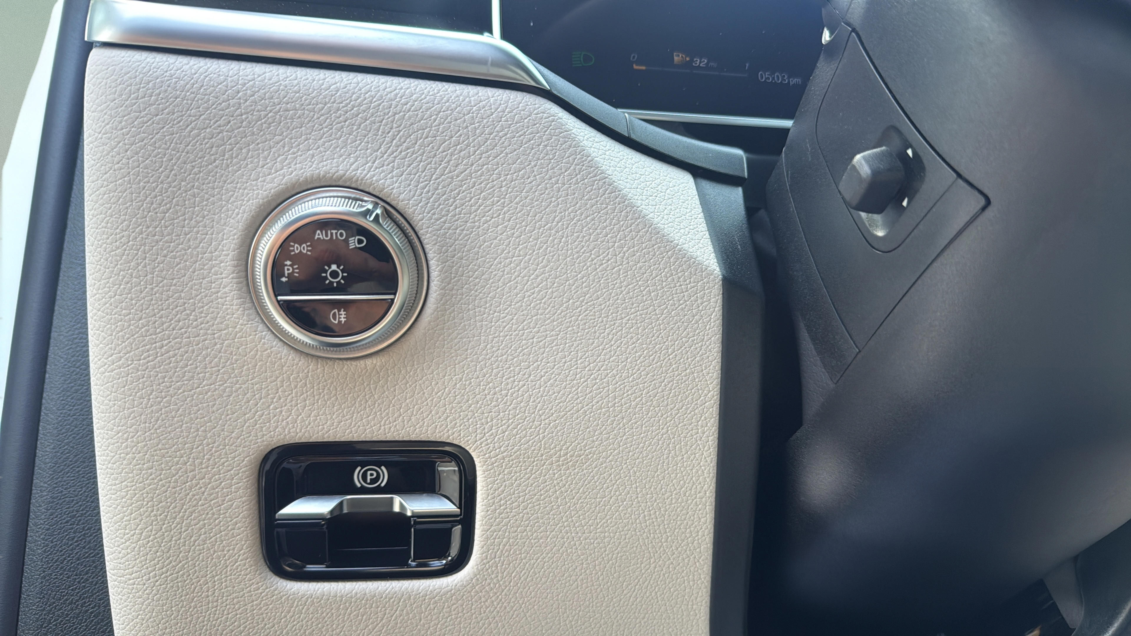 Certified 2025 Mercedes-Benz GLC 300 4MATIC image 21