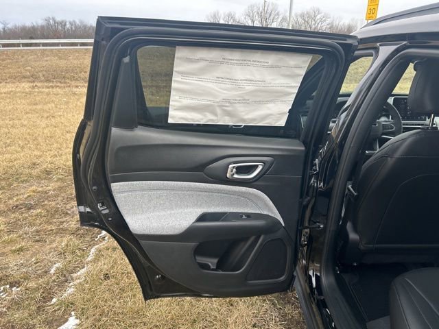 New 2025 Jeep Compass Latitude image 42