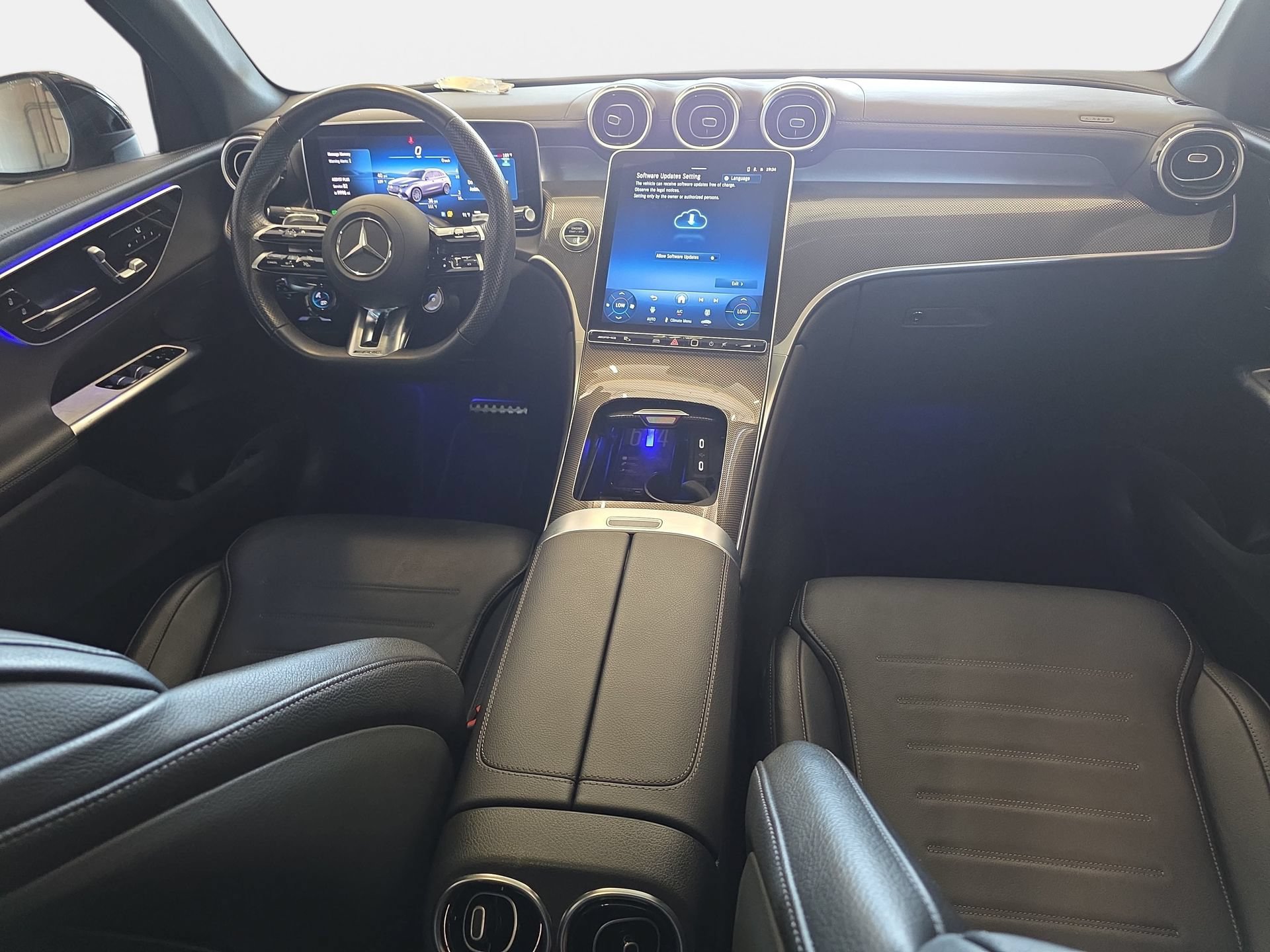 Used 2025 Mercedes-Benz GLC 43 AMG 4MATIC image 9