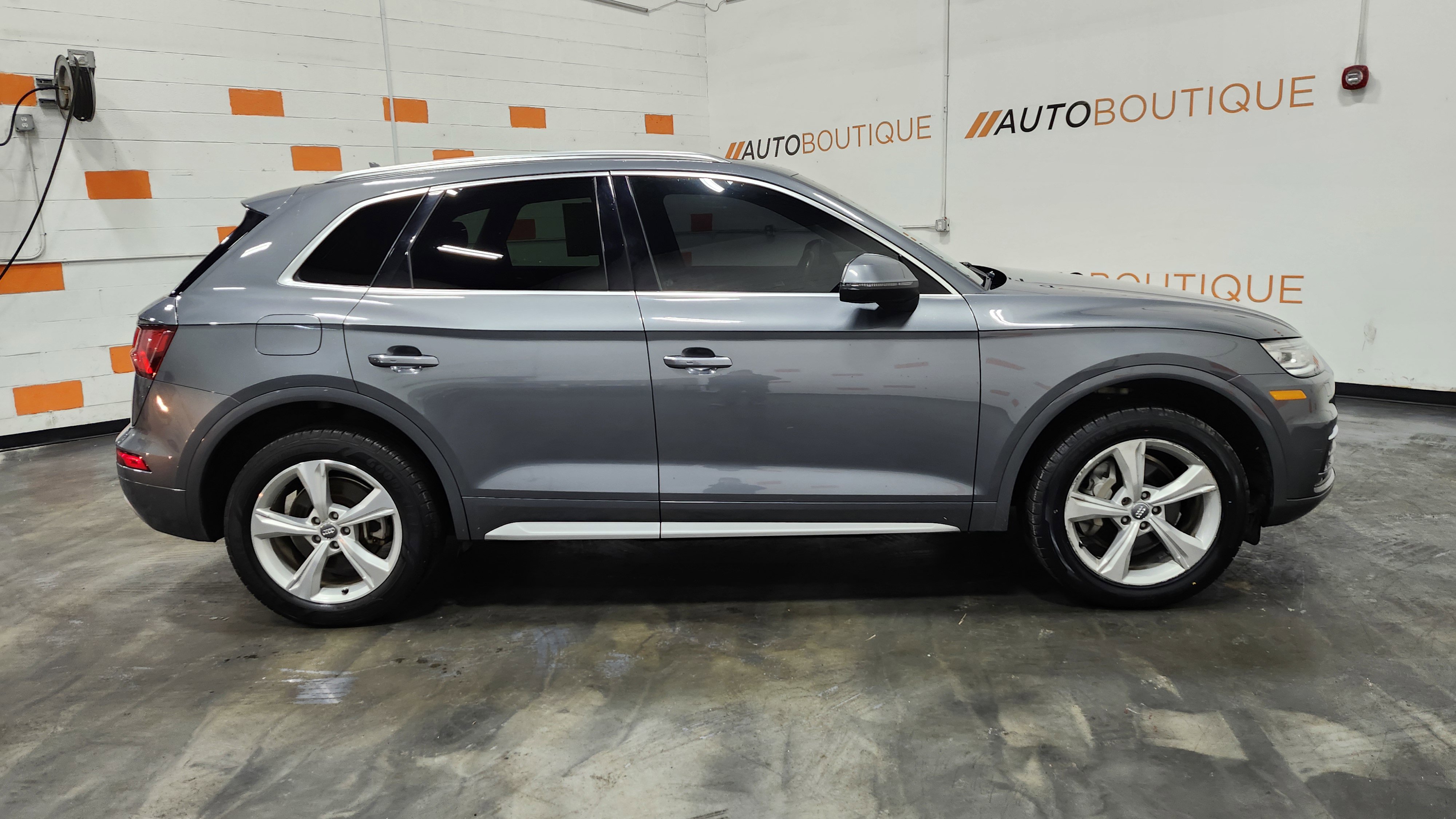 Used 2020 Audi Q5 Premium w/ Convenience Package image 20