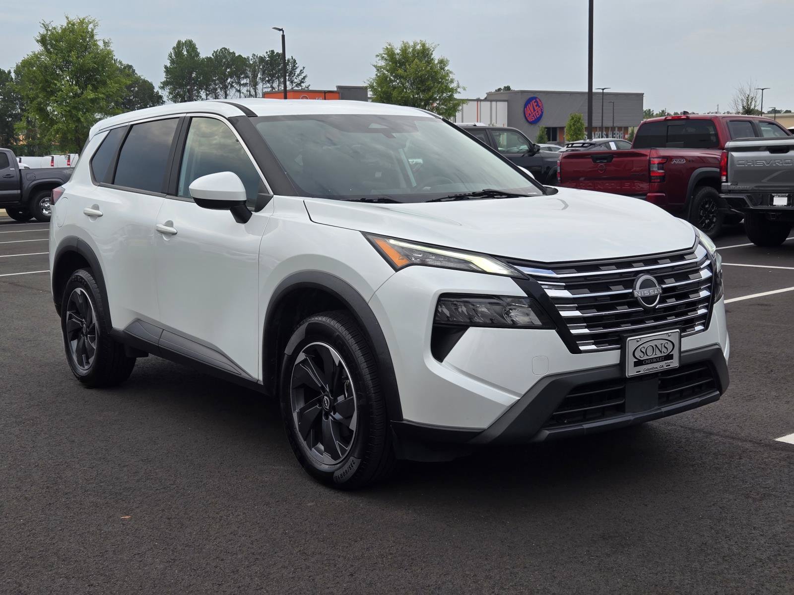 Used 2024 Nissan Rogue SV FWD image 4