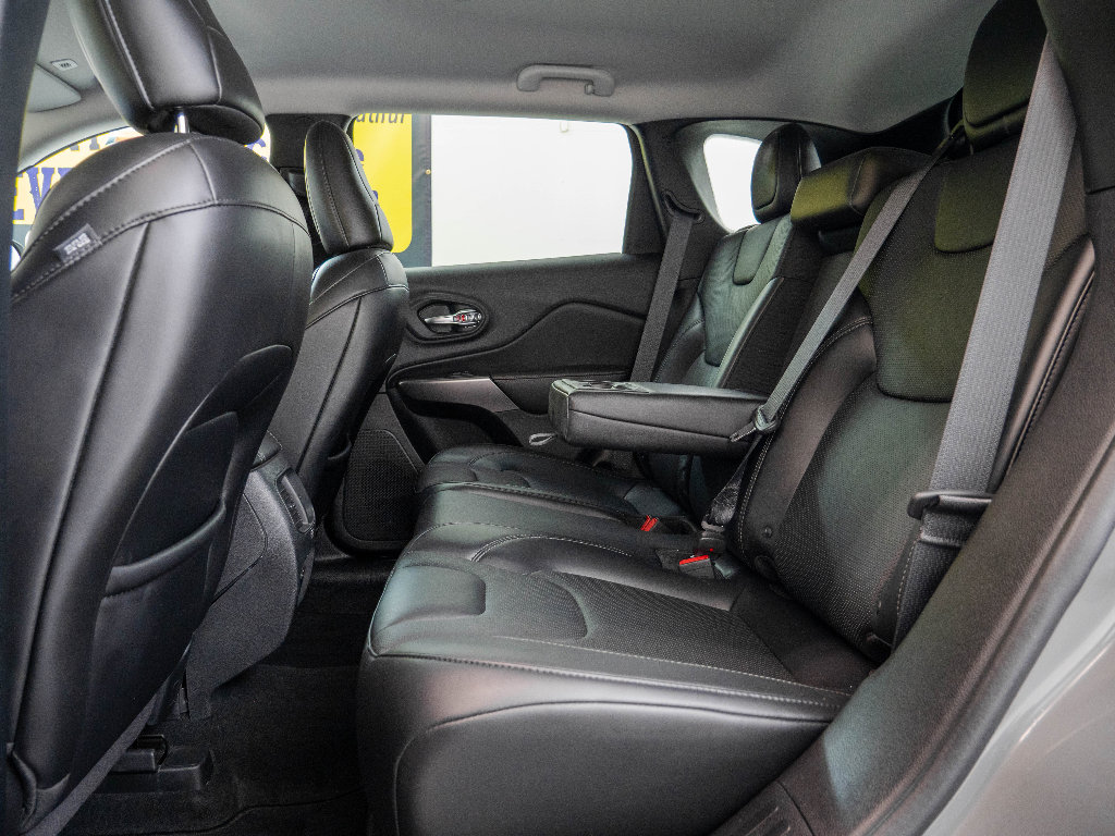 Used 2019 Jeep Cherokee Limited image 15