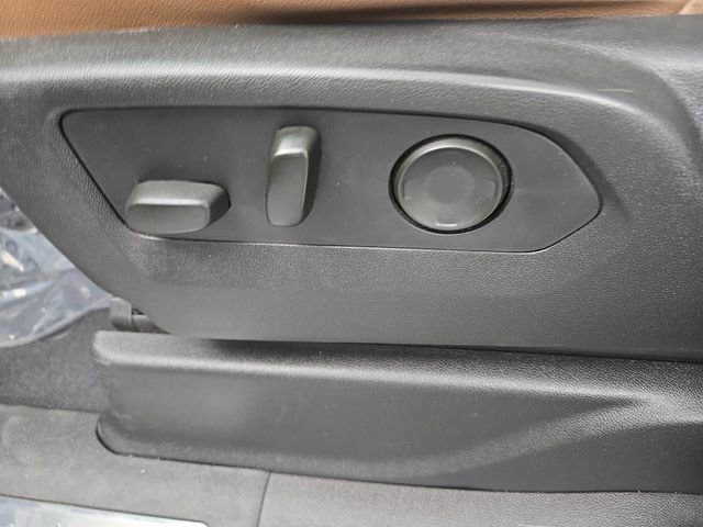 Used 2021 Chevrolet Tahoe High Country w/ Premium Package AWD/4WD image 23